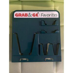 MELISSA & DOUG Kid's Pretend Play Set GRAB & GO Favorites Convenient Store